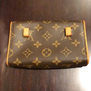 100% authentic Louis Vuitton pochette florentine